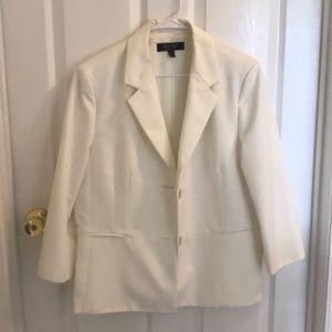 Brand new never worn blazer size 18